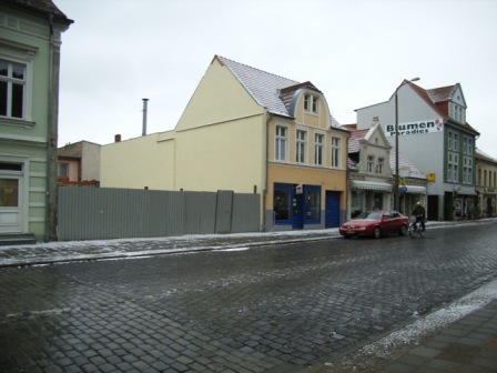 Die "verl�ngerte" Bahnstra�e in Wittenberge; Foto vom 28.02.2005